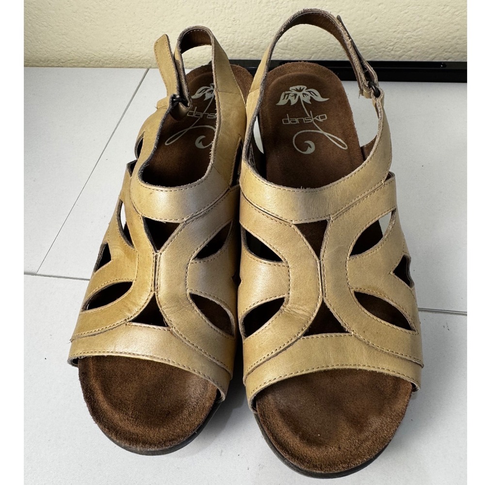 Dansko‎ Wedge Sandals Womens 40 9.5 Gold Leather Studded Slingback Platform Clog